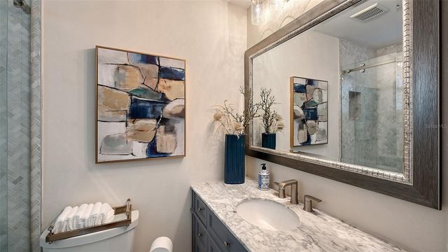 174 GOLDEN GATE POINT 22, Sarasota, FL 34236