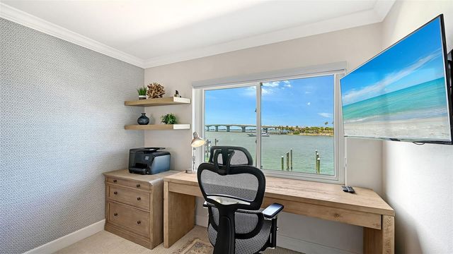 174 GOLDEN GATE POINT 22, Sarasota, FL 34236