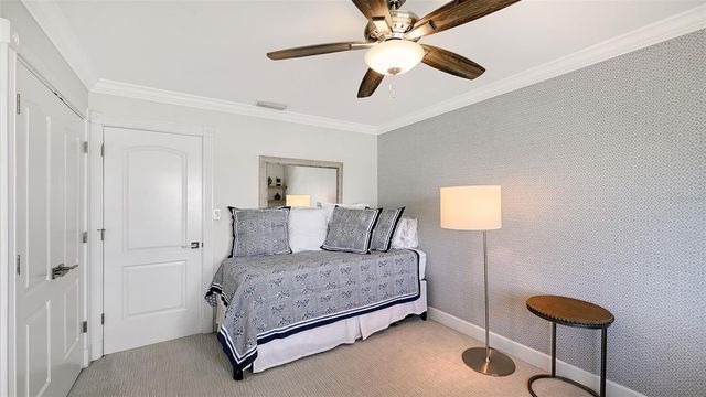 174 GOLDEN GATE POINT 22, Sarasota, FL 34236