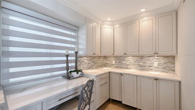 174 GOLDEN GATE POINT 22, Sarasota, FL 34236