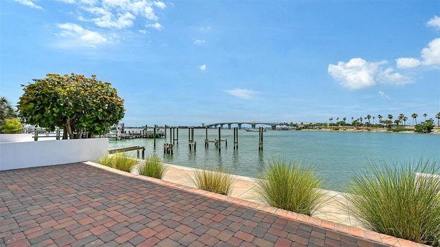 174 GOLDEN GATE POINT 22, Sarasota, FL 34236