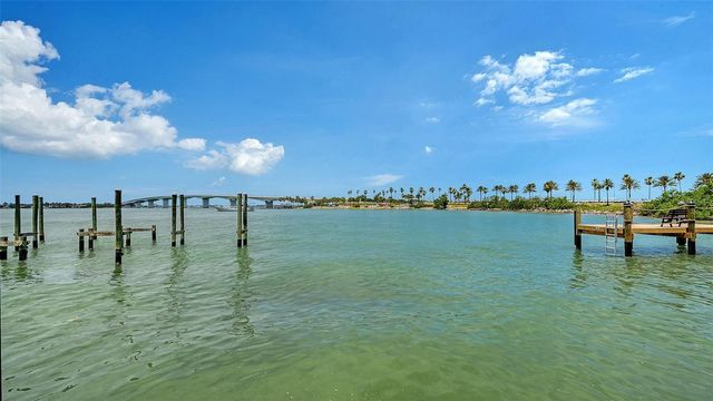174 GOLDEN GATE POINT 22, Sarasota, FL 34236