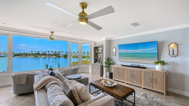 174 GOLDEN GATE POINT 22, Sarasota, FL 34236