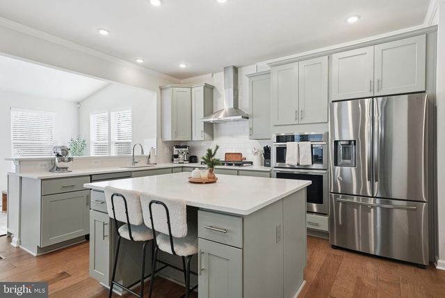 8317 SUNSET DR, Manassas, VA 20110