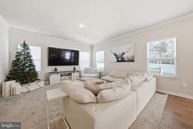 8317 SUNSET DR, Manassas, VA 20110