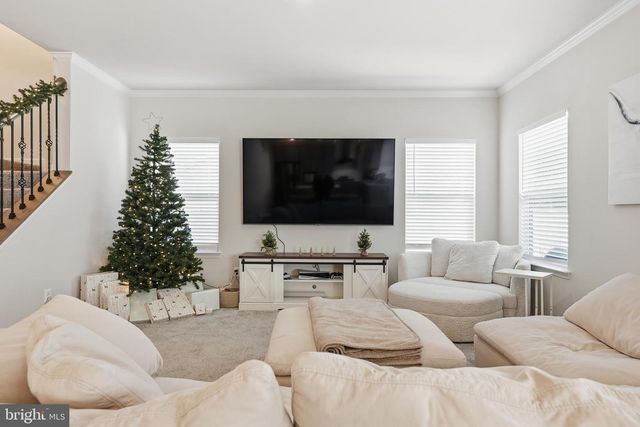 8317 SUNSET DR, Manassas, VA 20110