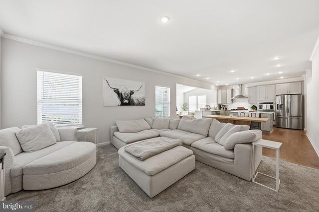 8317 SUNSET DR, Manassas, VA 20110