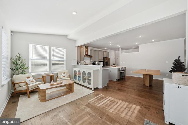 8317 SUNSET DR, Manassas, VA 20110