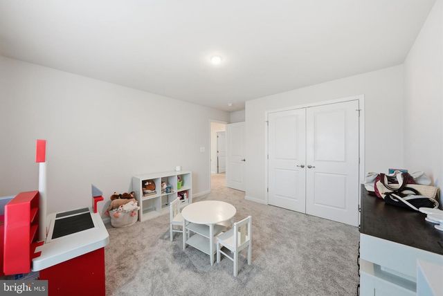 8317 SUNSET DR, Manassas, VA 20110