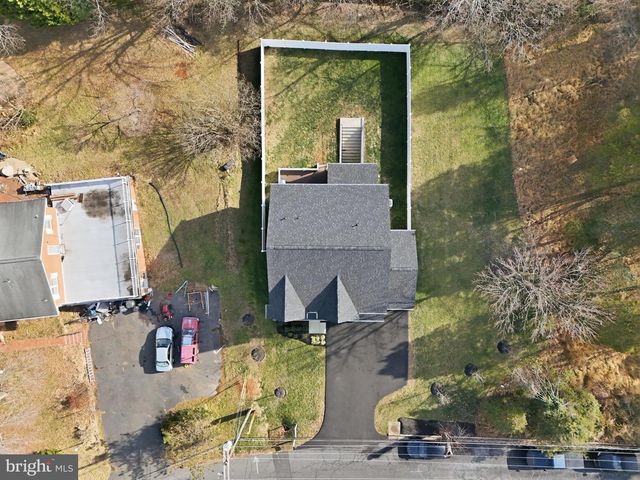 8317 SUNSET DR, Manassas, VA 20110