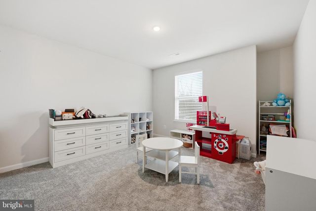 8317 SUNSET DR, Manassas, VA 20110