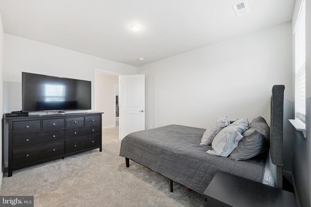 8317 SUNSET DR, Manassas, VA 20110