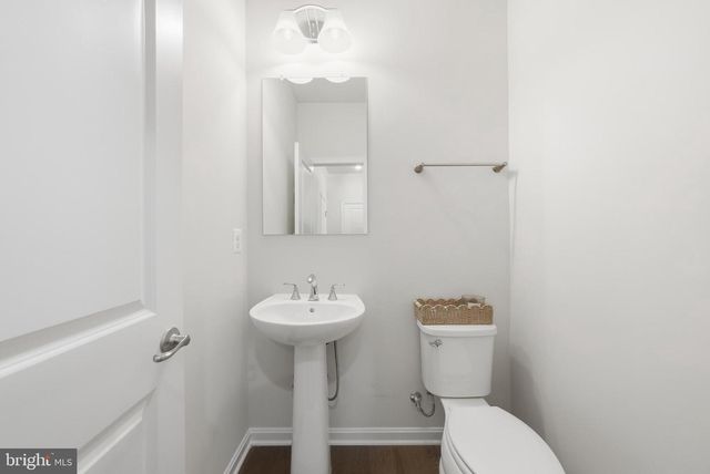 8317 SUNSET DR, Manassas, VA 20110