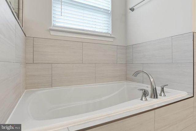 8317 SUNSET DR, Manassas, VA 20110