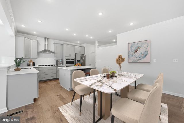 8317 SUNSET DR, Manassas, VA 20110