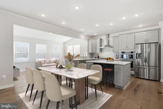 8317 SUNSET DR, Manassas, VA 20110