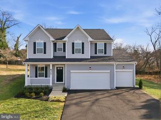 8317 SUNSET DR, Manassas, VA 20110