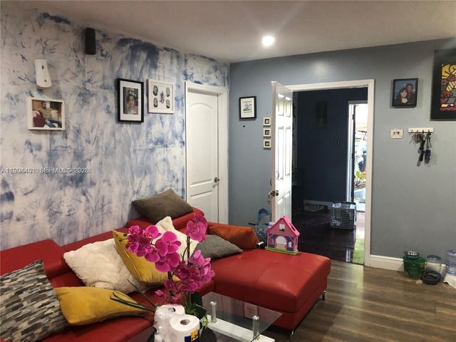 2231 SW 57th Ct, Miami, FL 33155