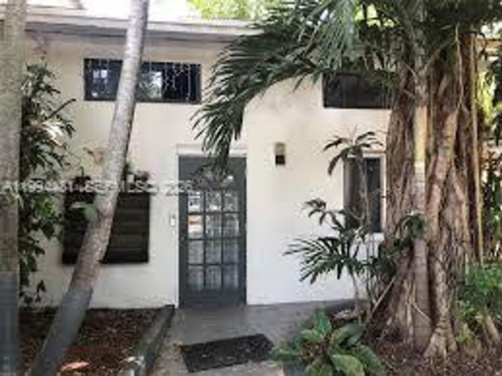 2231 SW 57th Ct, Miami, FL 33155