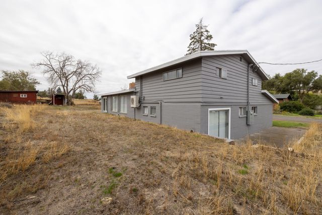 511 SW Fairgounds Road, Madras, OR 97741