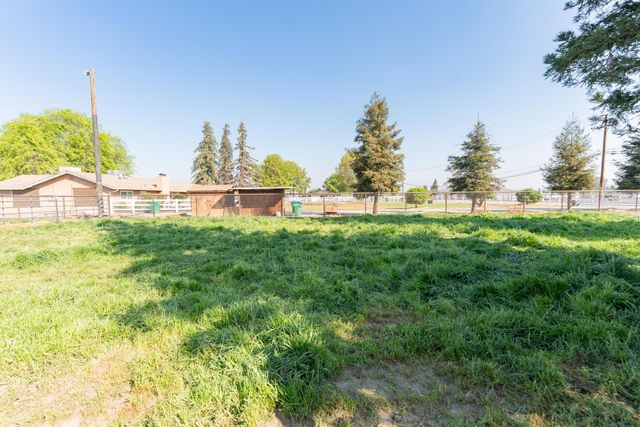1955 N Westwood Street, Porterville, CA 93257