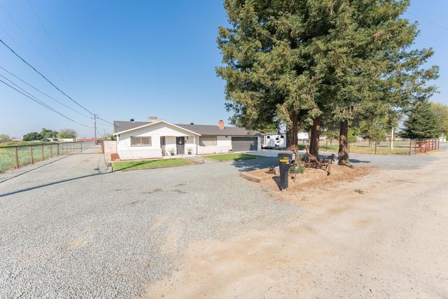 1955 N Westwood Street, Porterville, CA 93257