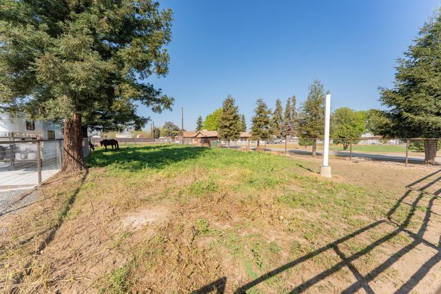 1955 N Westwood Street, Porterville, CA 93257