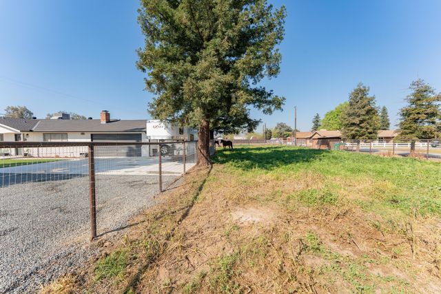1955 N Westwood Street, Porterville, CA 93257