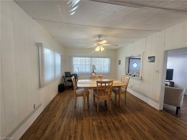 99 Moorhead MNR # 99, Naples, FL 34112