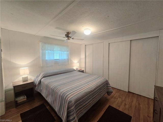 99 Moorhead MNR # 99, Naples, FL 34112