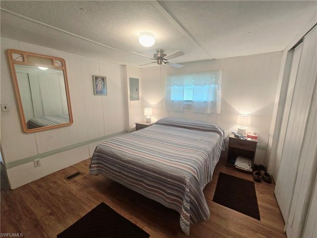 99 Moorhead MNR # 99, Naples, FL 34112