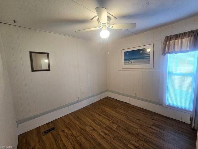 99 Moorhead MNR # 99, Naples, FL 34112