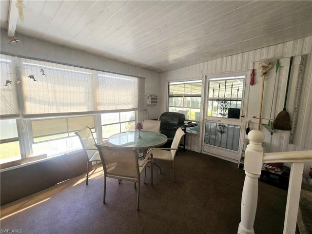 99 Moorhead MNR # 99, Naples, FL 34112