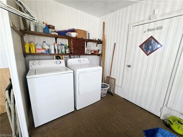 99 Moorhead MNR # 99, Naples, FL 34112