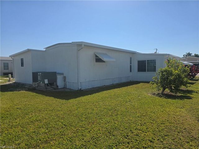 99 Moorhead MNR # 99, Naples, FL 34112