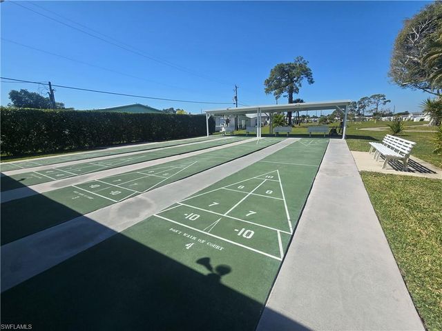 99 Moorhead MNR # 99, Naples, FL 34112