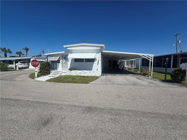 99 Moorhead MNR # 99, Naples, FL 34112