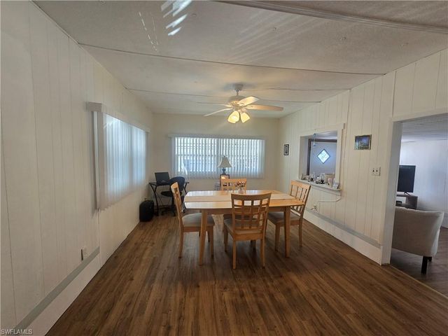 99 Moorhead MNR # 99, Naples, FL 34112