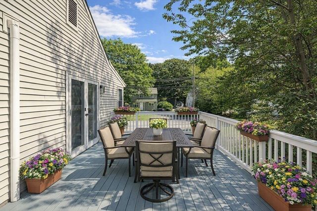 56 Winfield St, Norwood, MA 02062