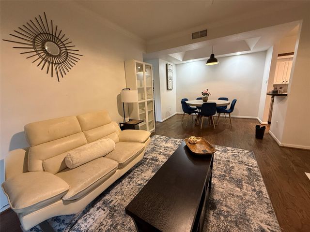 4041 Drake Street 102, Houston, TX 77005