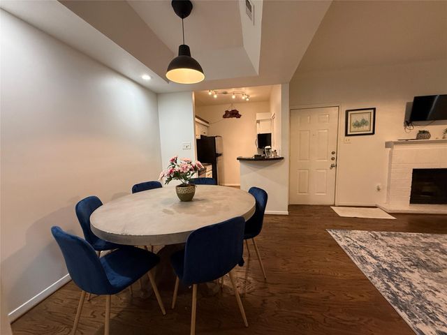 4041 Drake Street 102, Houston, TX 77005