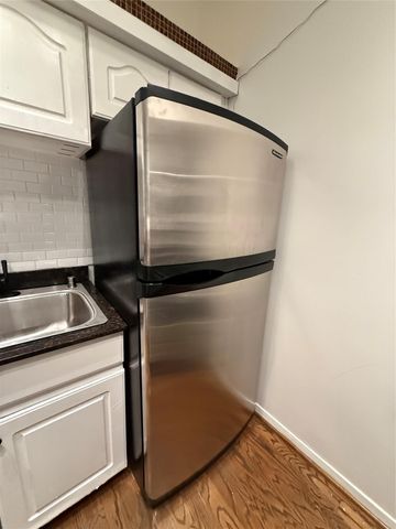 4041 Drake Street 102, Houston, TX 77005