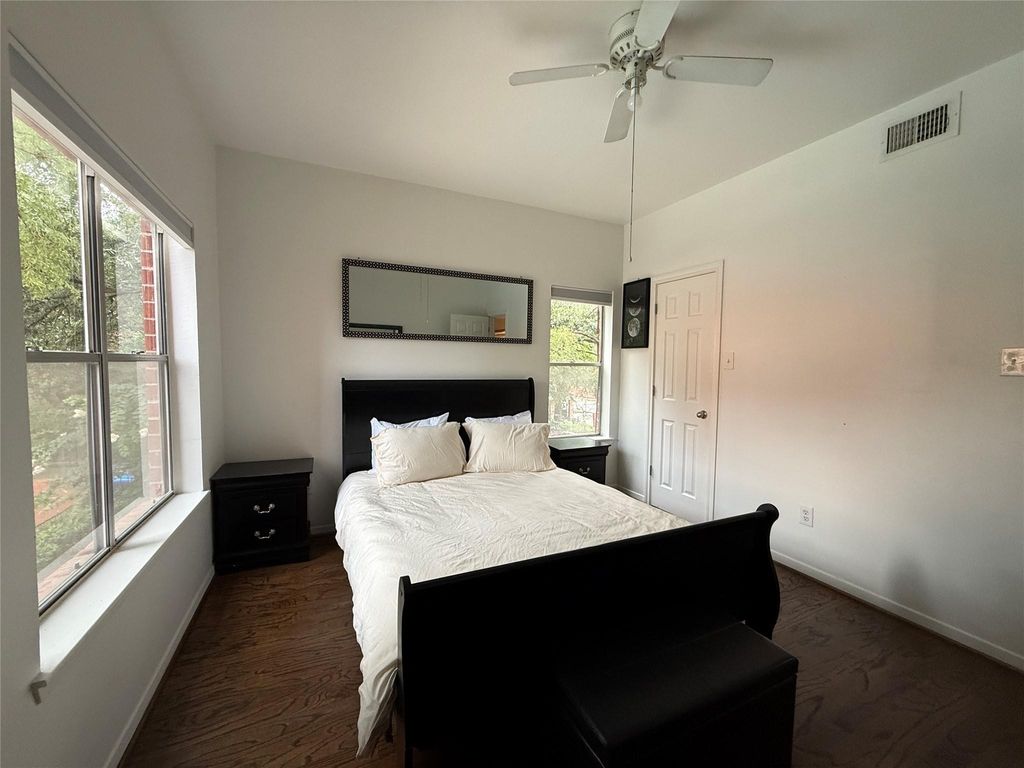 4041 Drake Street 102, Houston, TX 77005