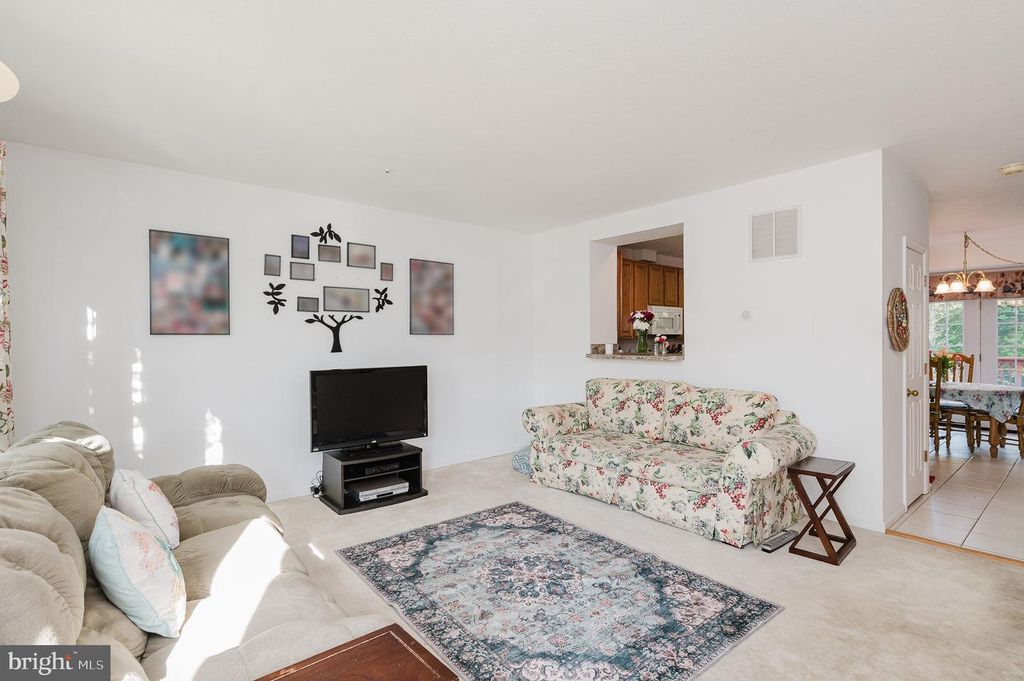 Image 7 of property listing at 293 SPENCER CIR, Forest Hill, MD 21050