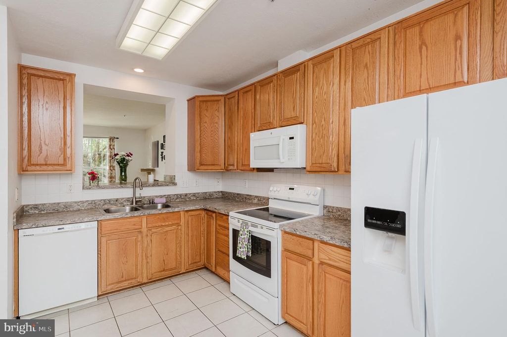 Image 8 of property listing at 293 SPENCER CIR, Forest Hill, MD 21050