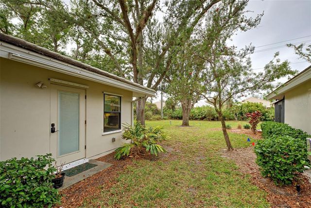 263 SOUTHAMPTON DRIVE 301, Venice, FL 34293