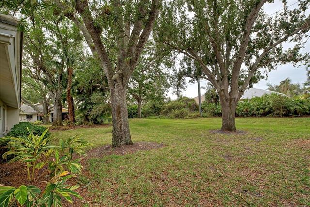 263 SOUTHAMPTON DRIVE 301, Venice, FL 34293