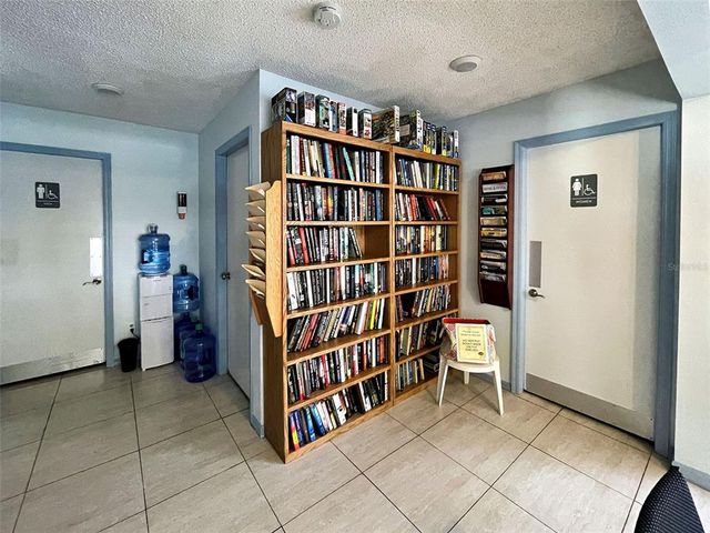 263 SOUTHAMPTON DRIVE 301, Venice, FL 34293