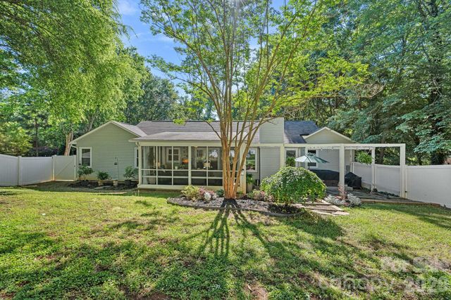 154 Quiet Cove Road, Mooresville, NC 28117