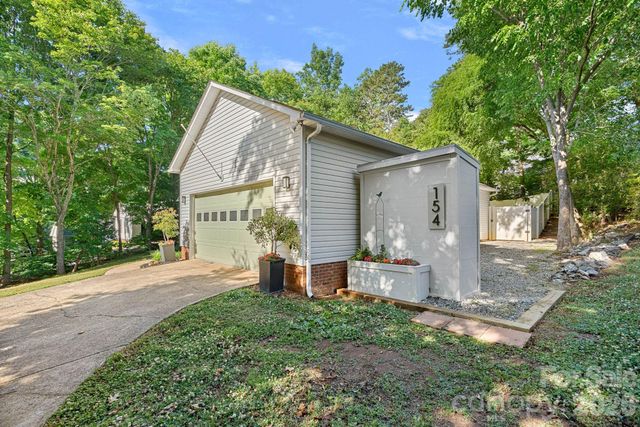154 Quiet Cove Road, Mooresville, NC 28117